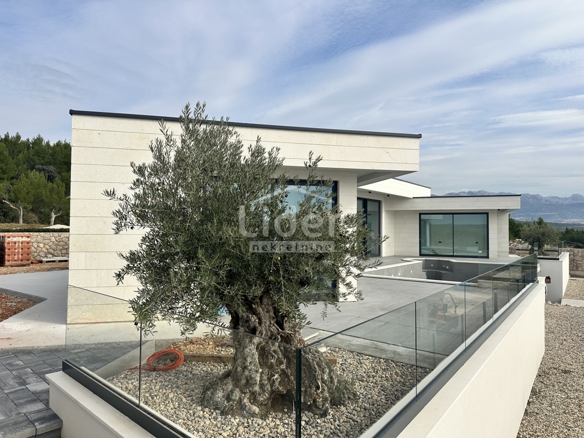 Hiša Posedarje, 200m2