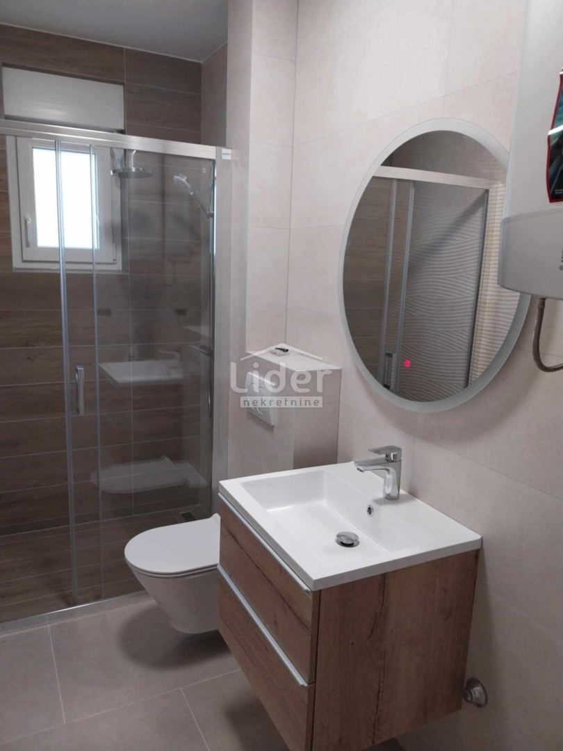 Apartma Novalja, 77m2