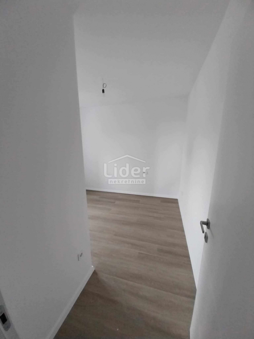 Apartma Novalja, 77m2