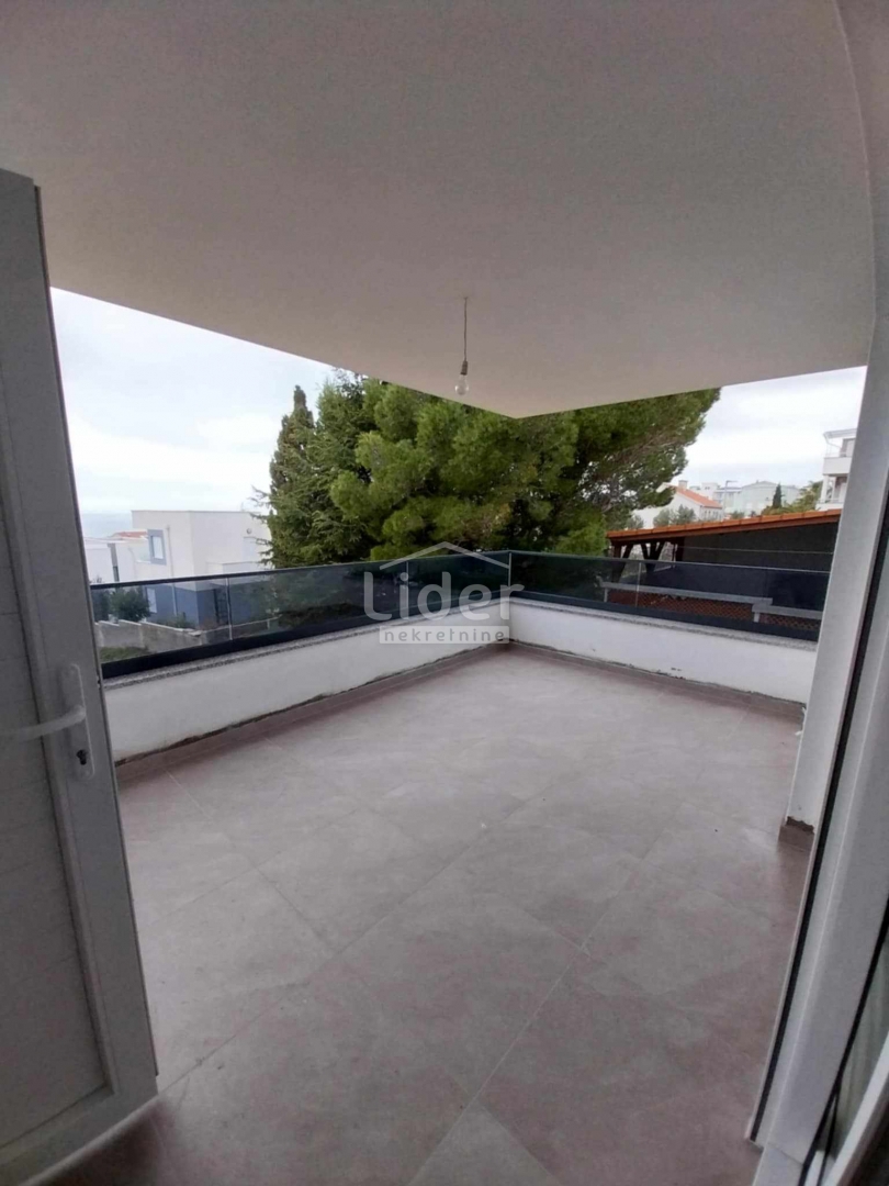 Apartma Novalja, 77m2