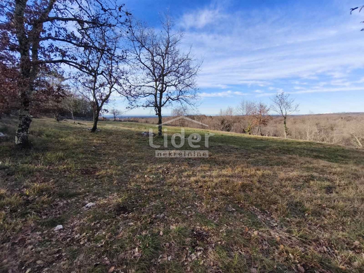 Zemljišče Buje, 1765m2