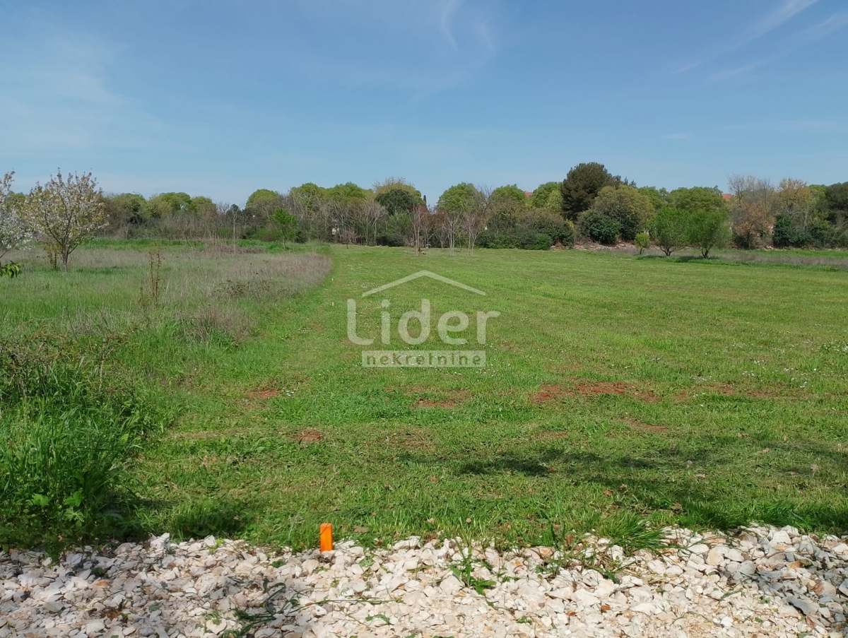 Zemljišče Rovinj, 3437m2