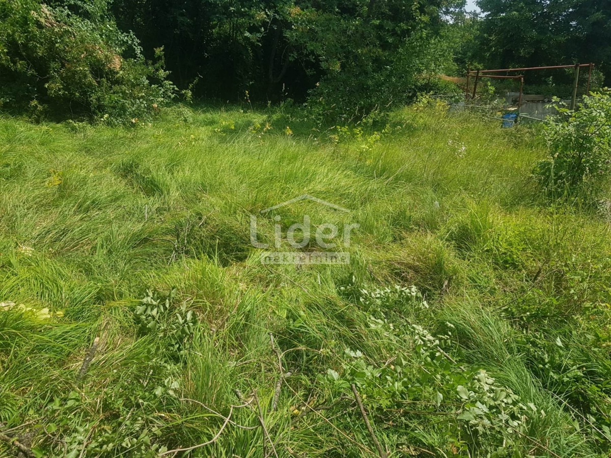 Zemljišče Kukuljanovo, 994m2