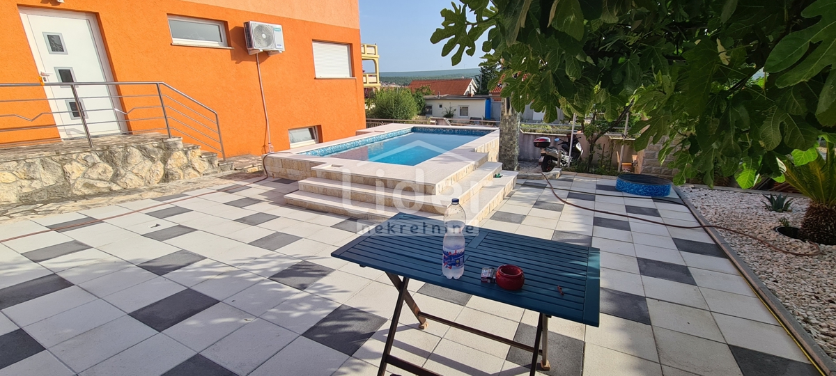 Hiša Kruševo, 220m2
