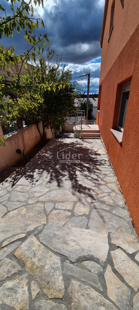 Hiša Kruševo, 220m2