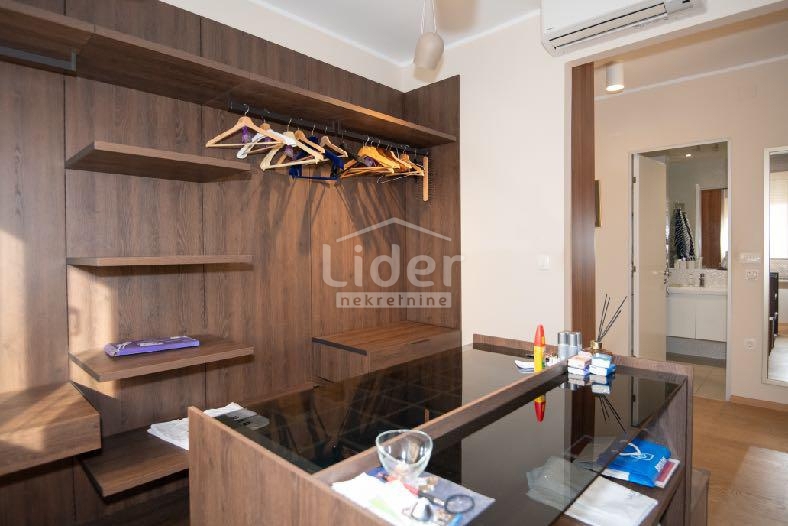 Stanovanje Opatija - Centar, 267m2