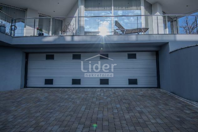 Stanovanje Opatija - Centar, 267m2