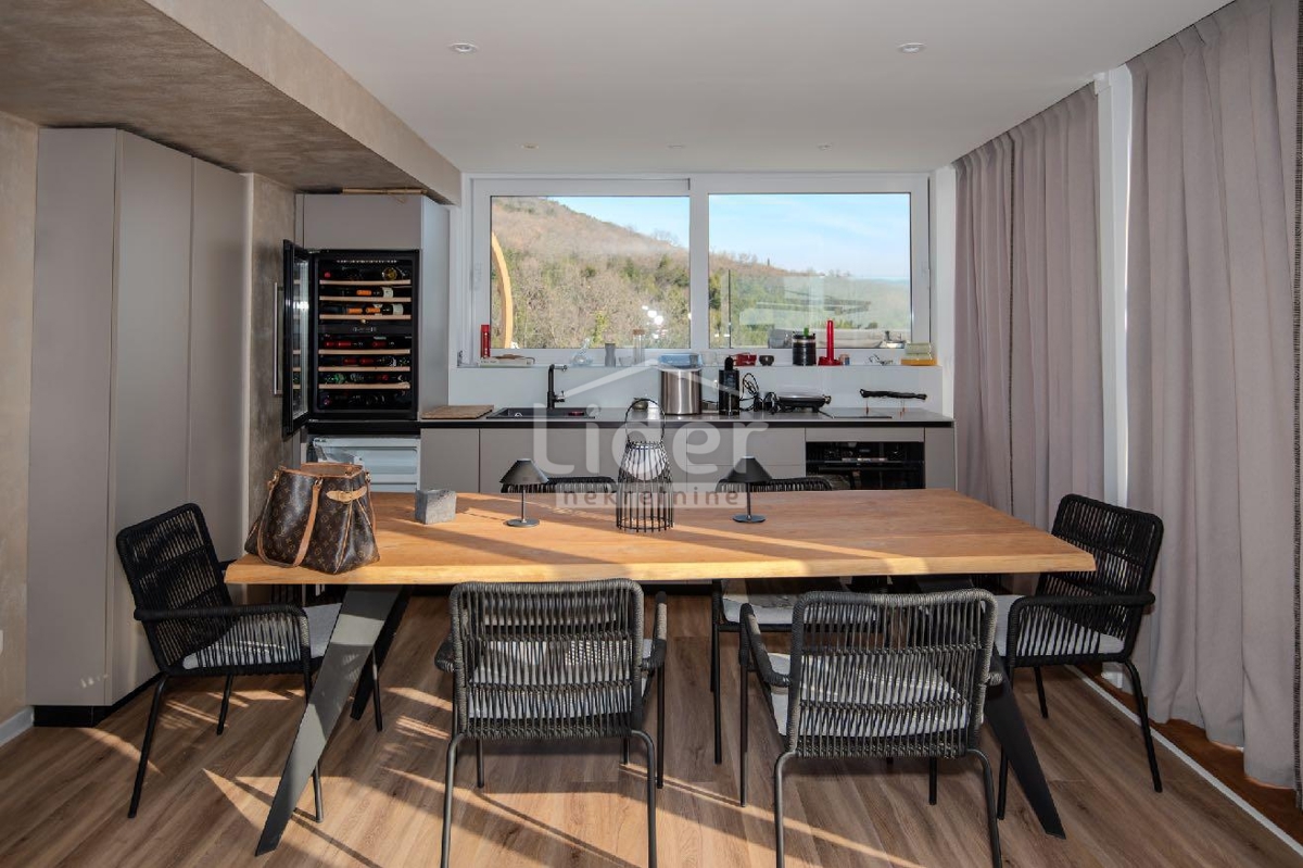 Stanovanje Opatija - Centar, 267m2