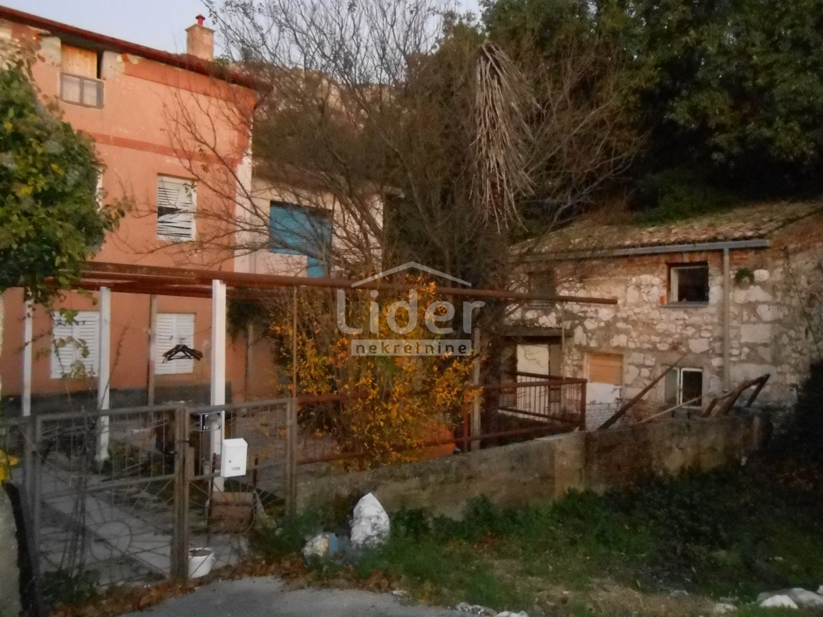 Hiša Grižane-Belgrad, 300m2