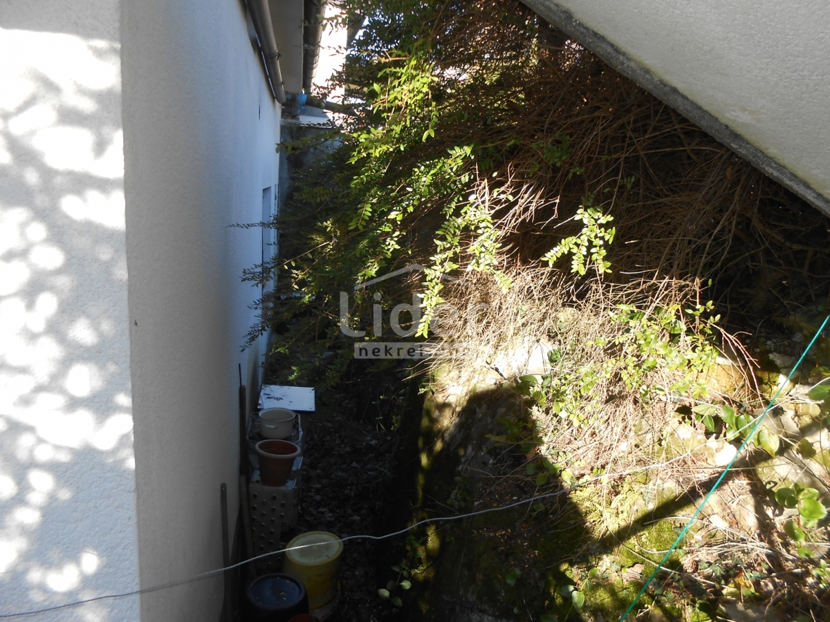 MARČELJI House with interesting potential and garden