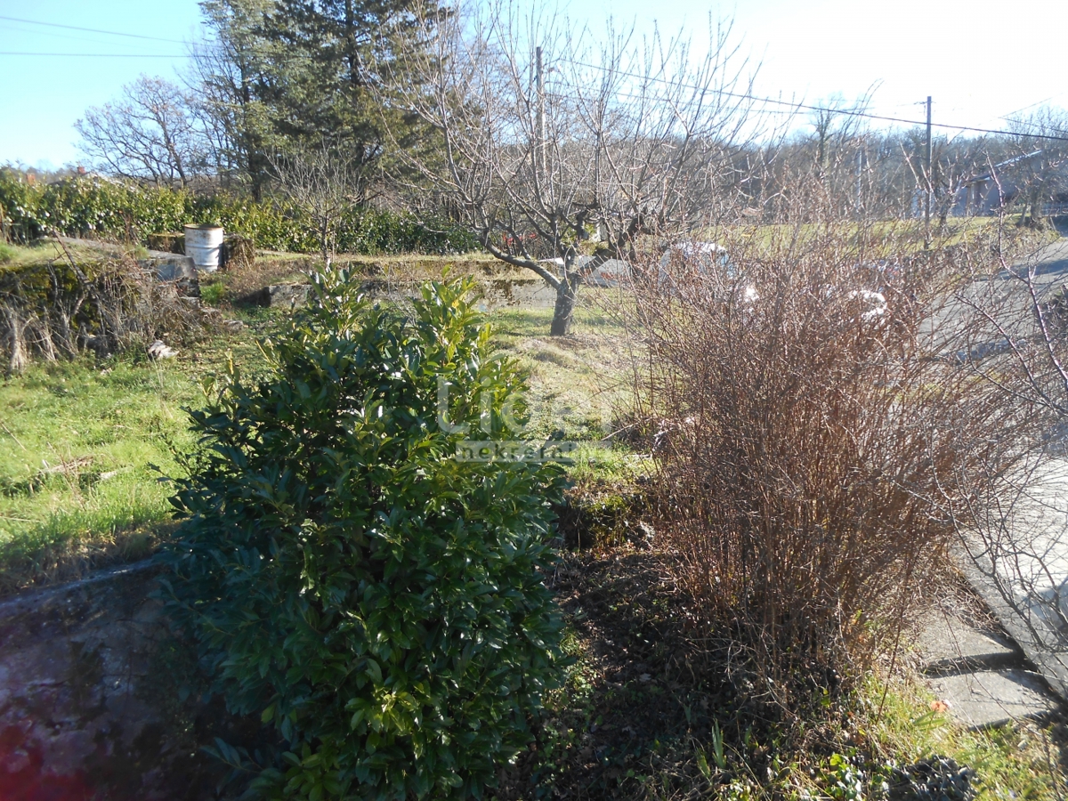 MARČELJI House with interesting potential and garden