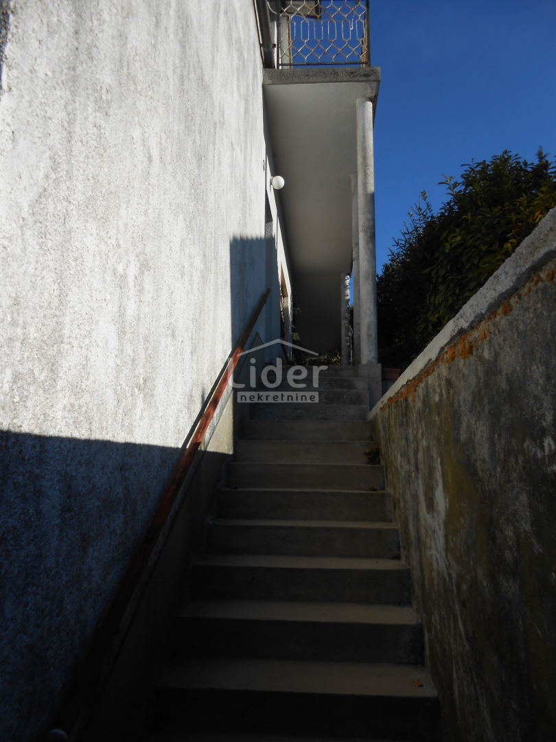 MARČELJI House with interesting potential and garden