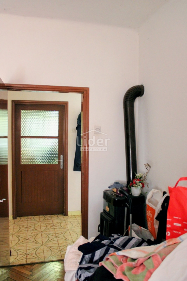 MARČELJI House with interesting potential and garden