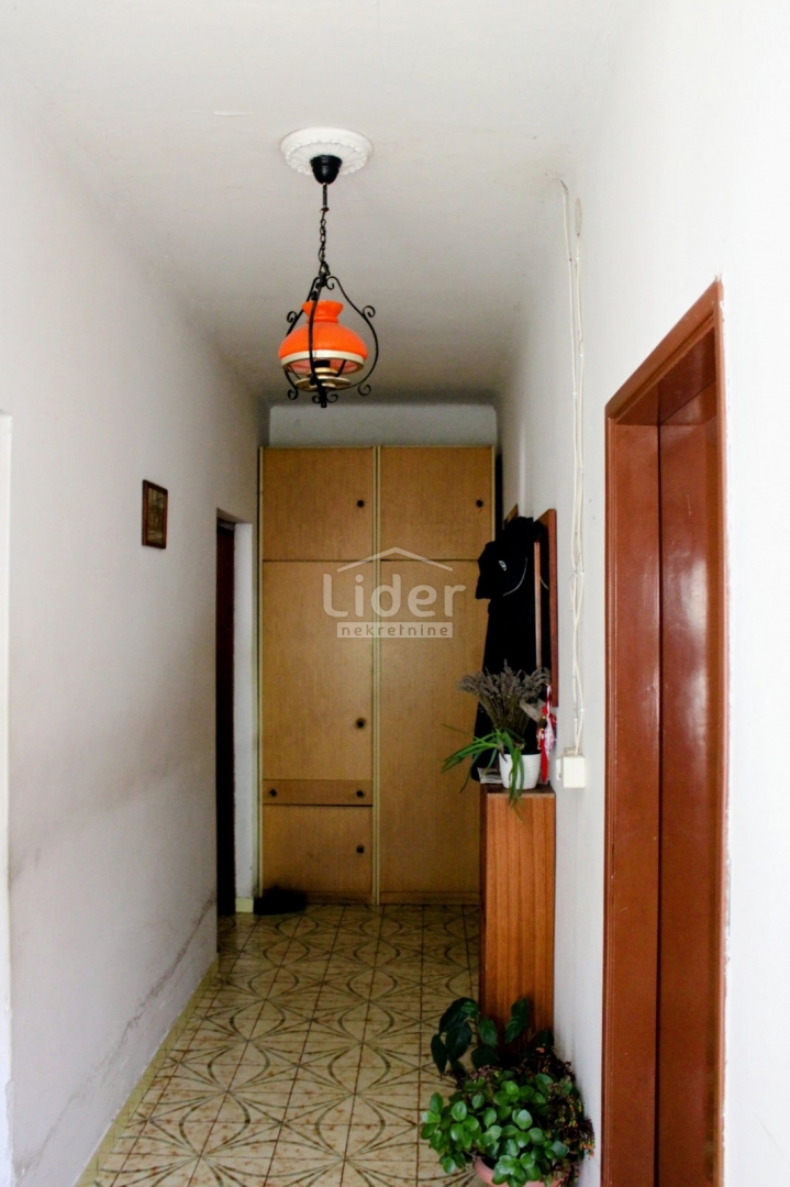 MARČELJI House with interesting potential and garden