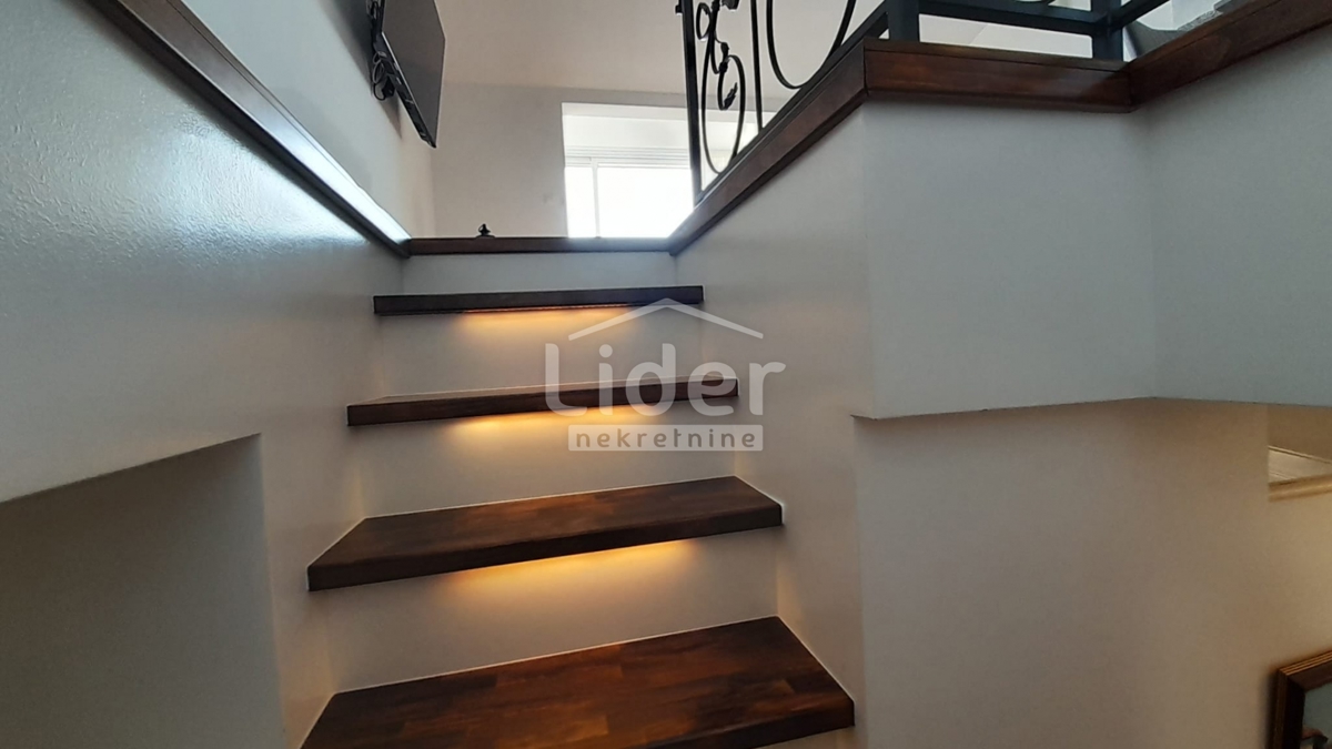 Hiša Poljane, Opatija - Okolica, 67m2