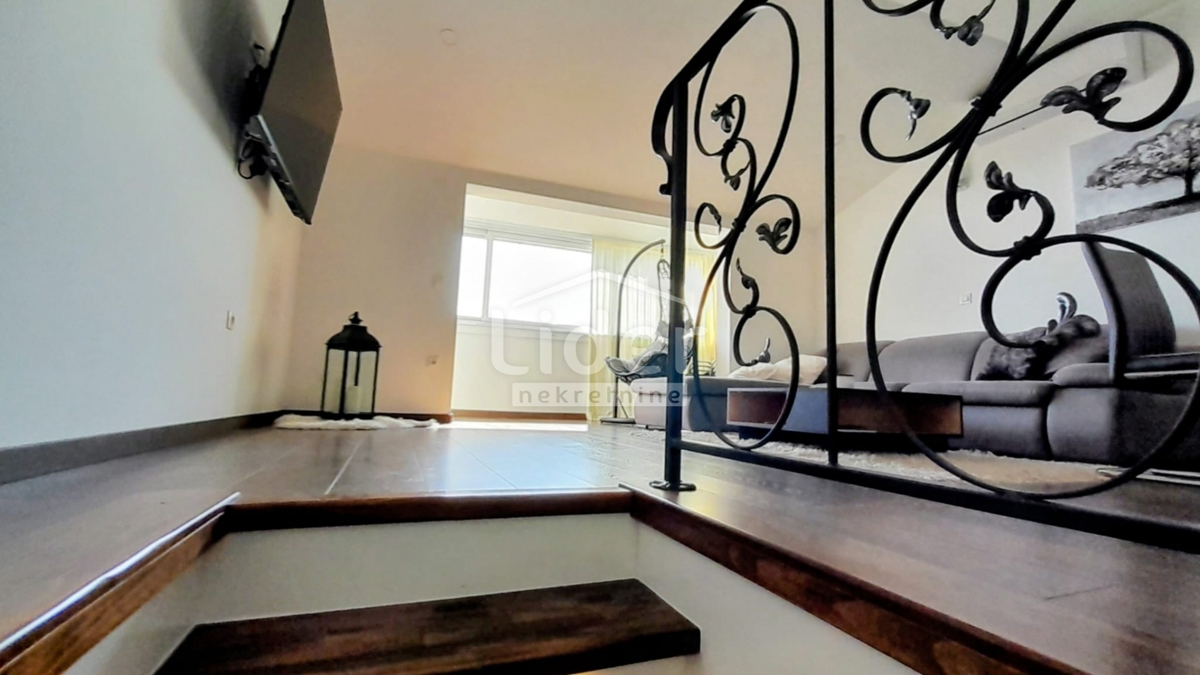 Hiša Poljane, Opatija - Okolica, 67m2