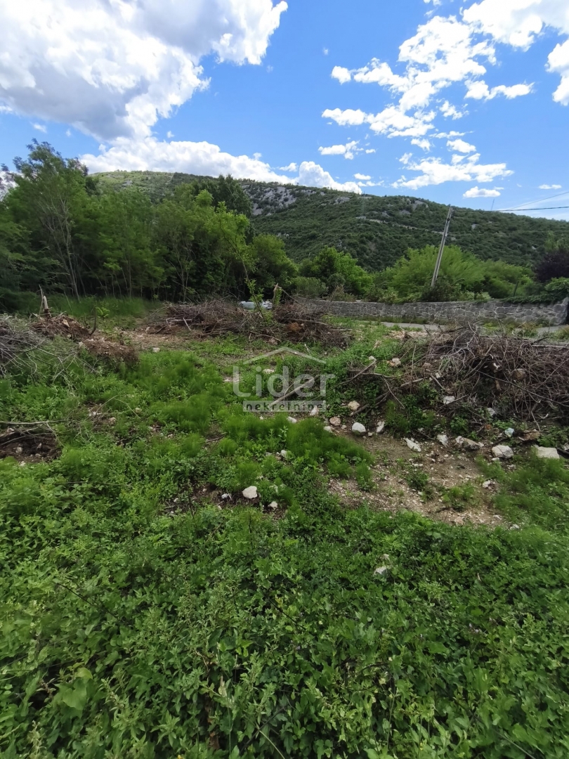 GRIŽANE Building plot in a peaceful environment, 433m2