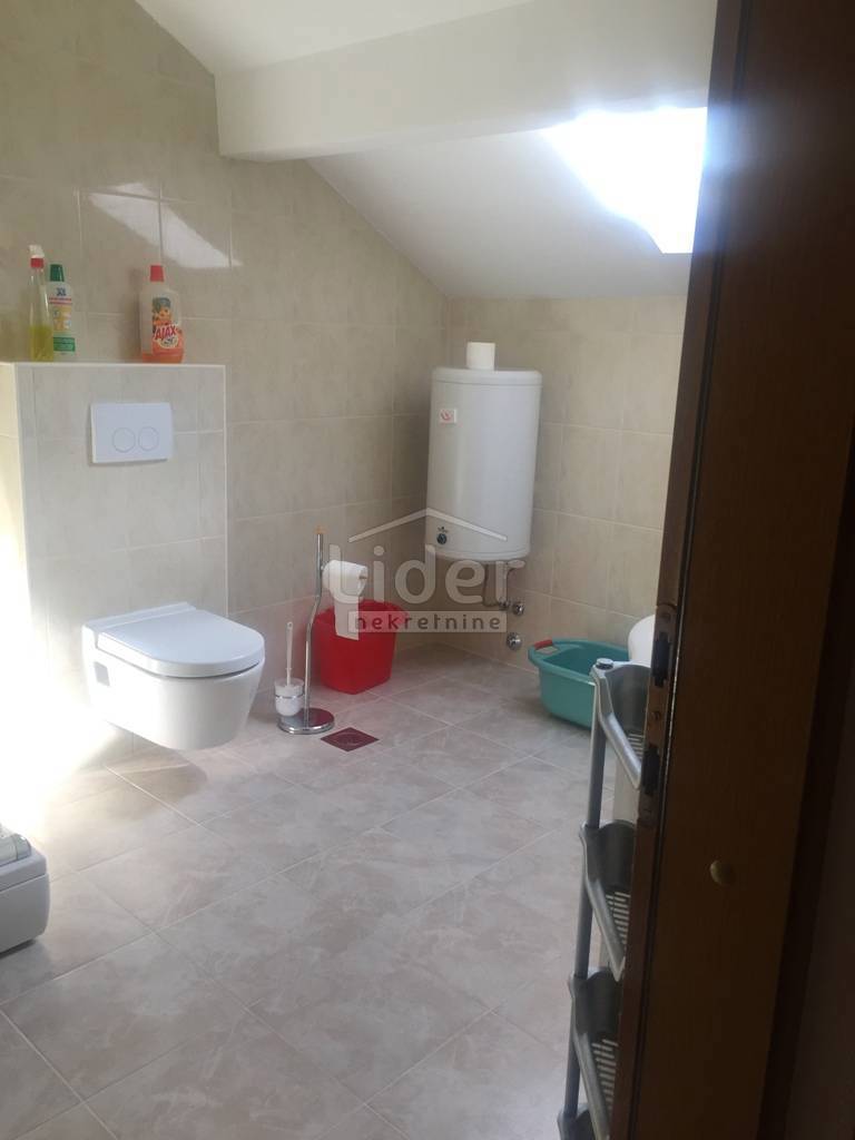 Hiša Klenovica, 450m2