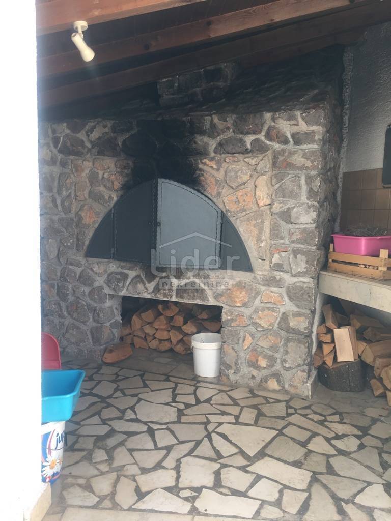 Hiša Klenovica, 450m2