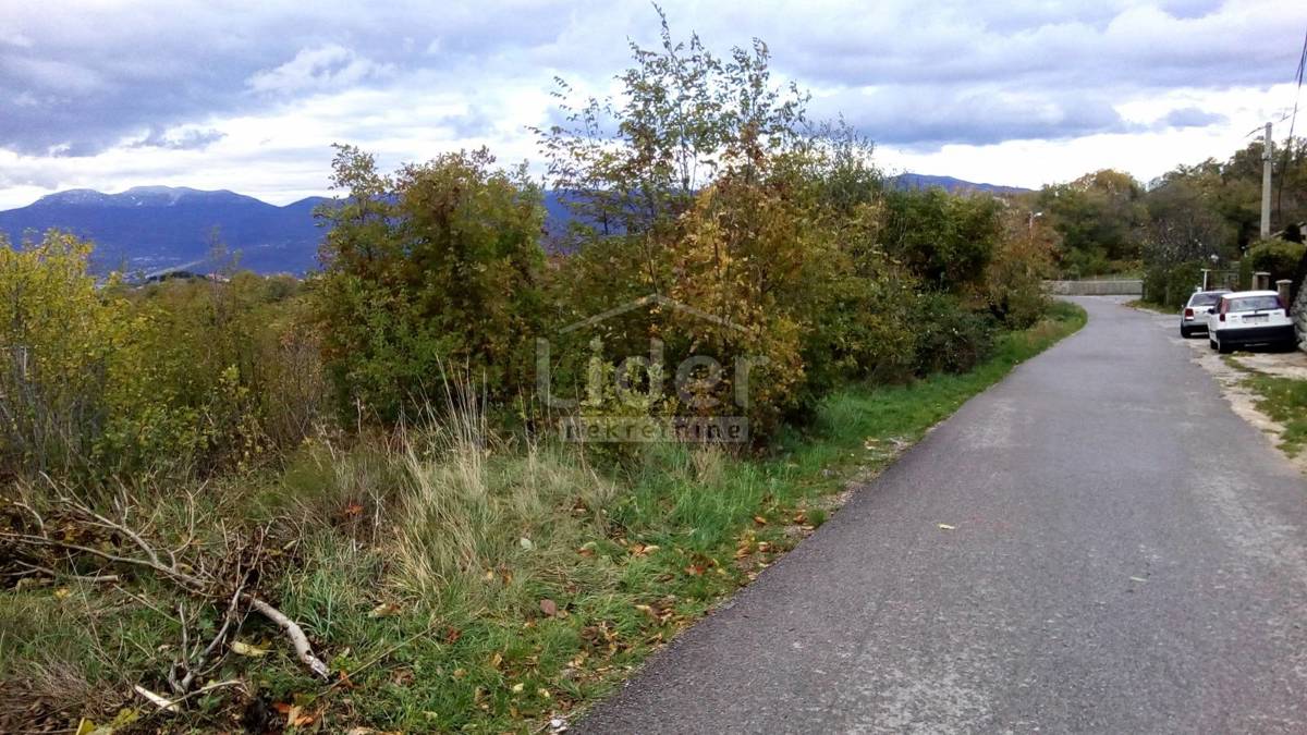 Zemljišče Drenova, 1942m2