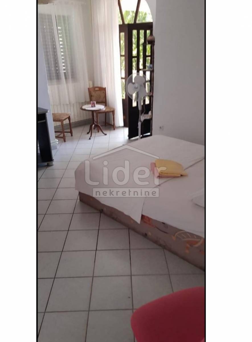 Hiša Malinska, 860m2