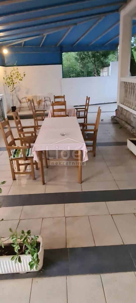 Hiša Malinska, 860m2