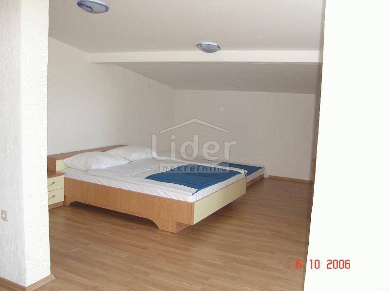 Hiša Malinska, 860m2