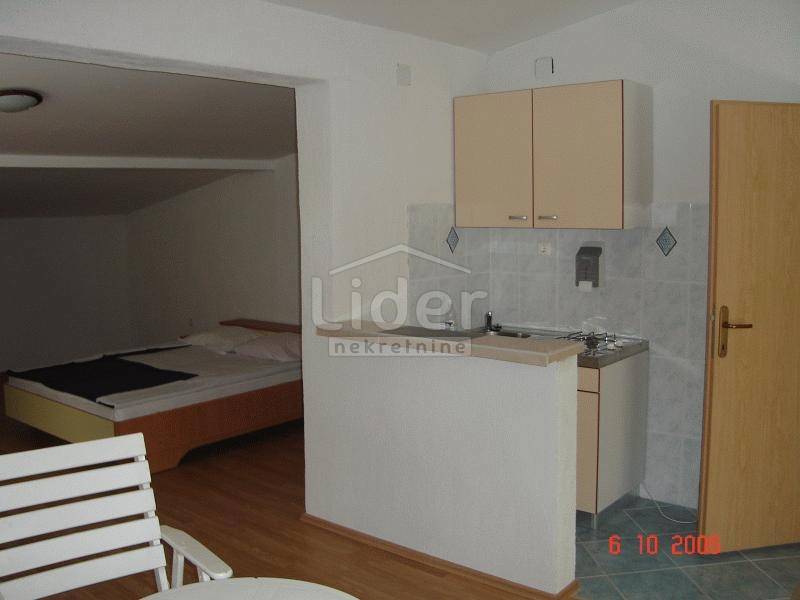 Hiša Malinska, 860m2