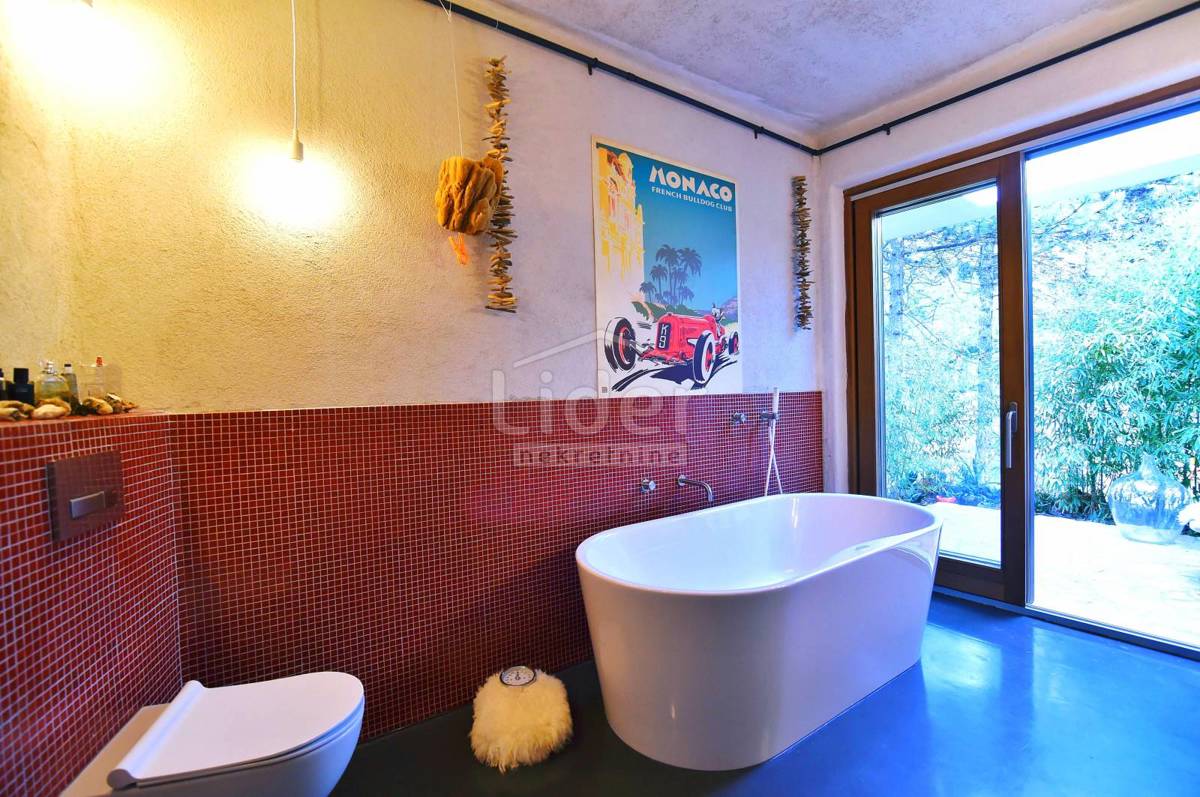 Hiša Kostrena Sveta Lucija, 250m2