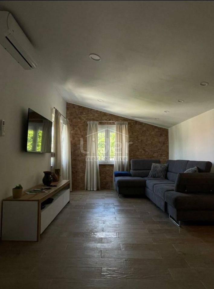 Hiša Plomin Luka, 270m2