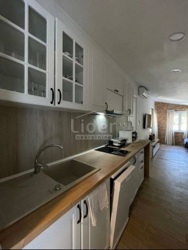 Hiša Plomin Luka, 270m2