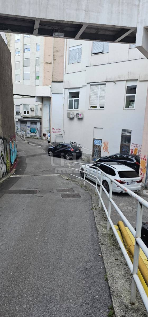 Poslovni prostor Podmurvice, 184m2