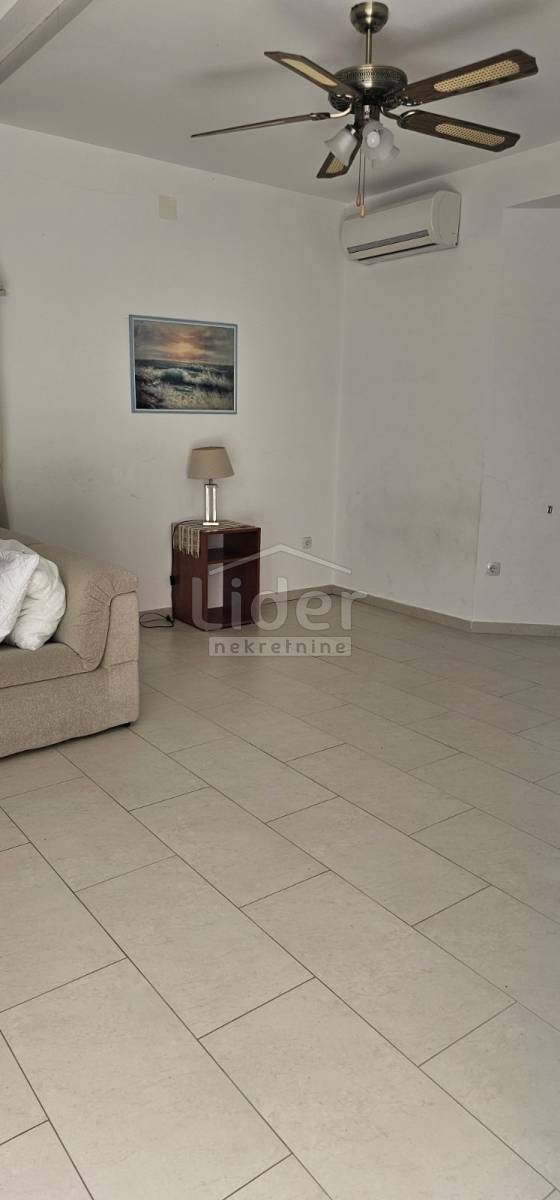 Apartma Novalja, 97m2