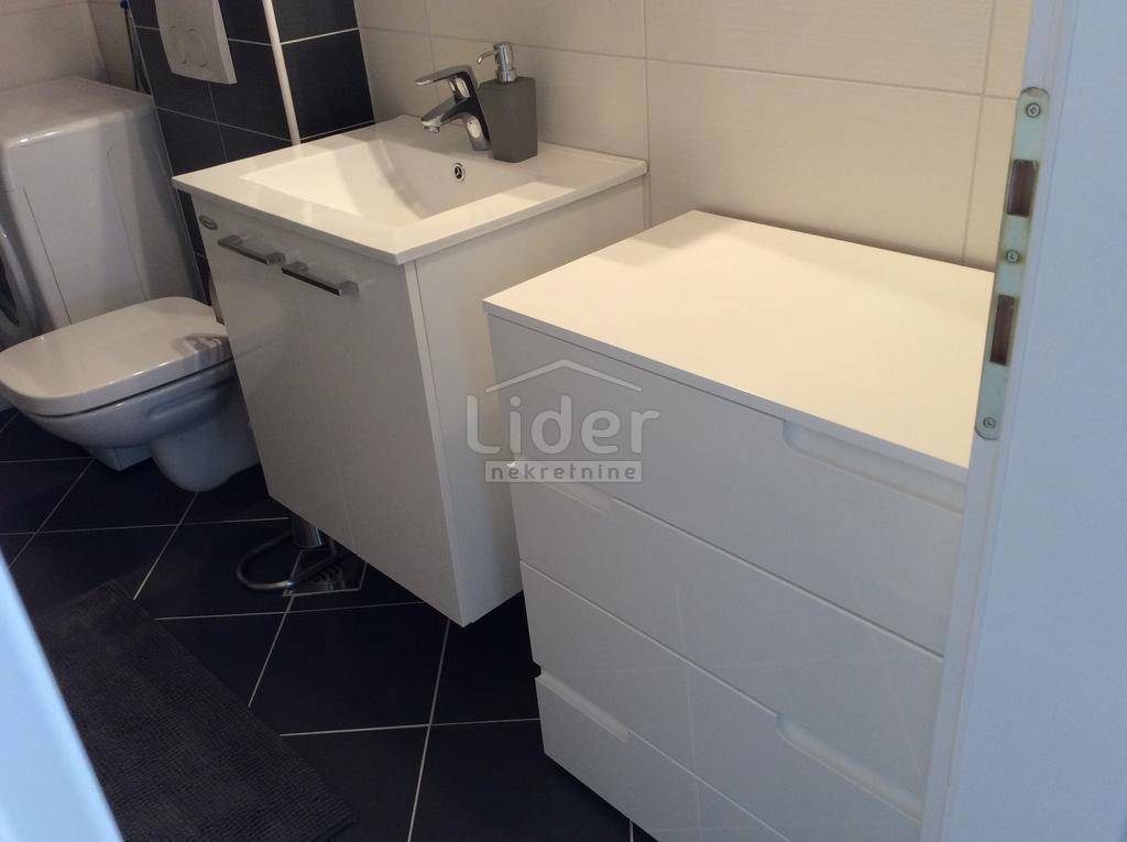 Stanovanje Novalja, 100m2