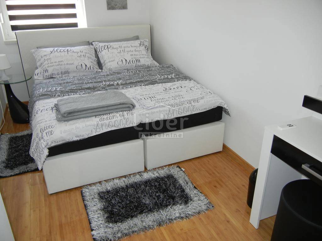 Stanovanje Novalja, 100m2