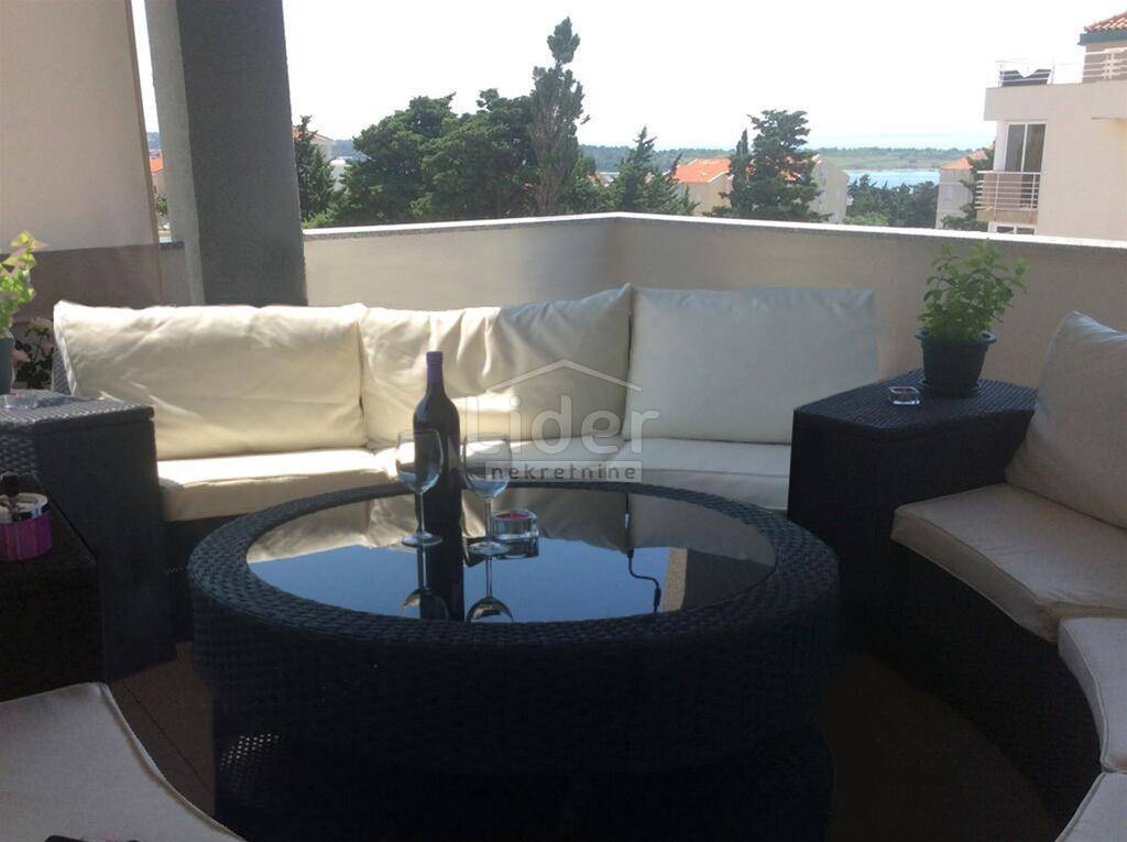 Stanovanje Novalja, 100m2