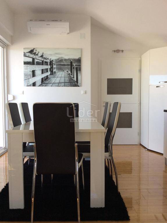 Stanovanje Novalja, 100m2