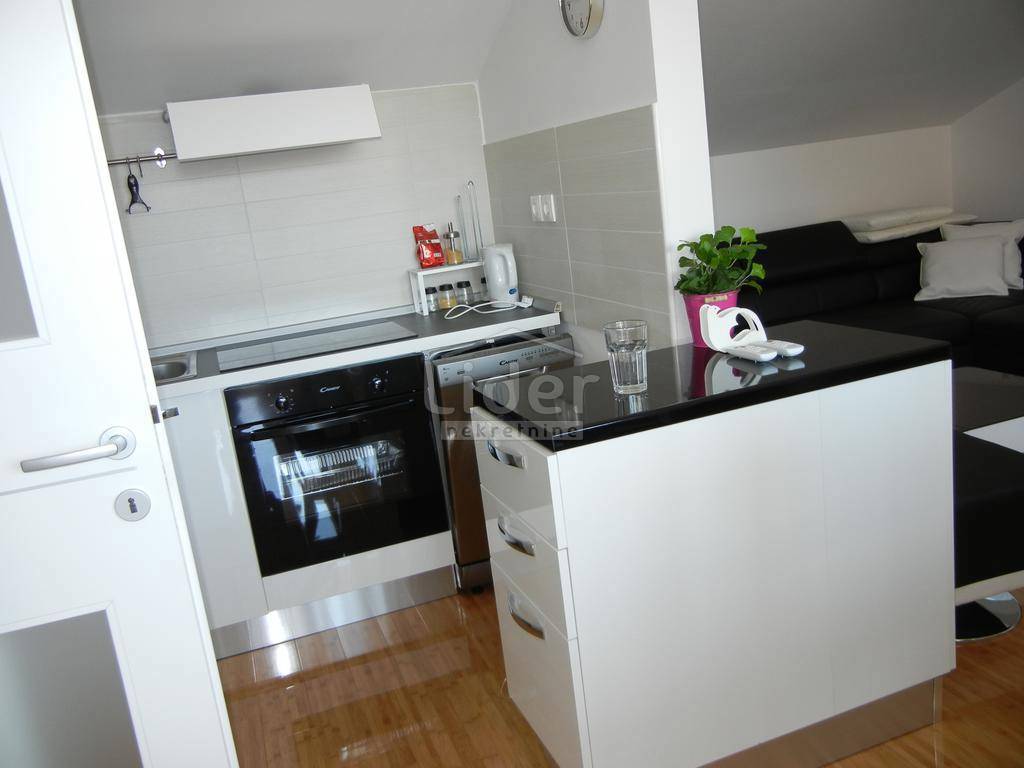 Stanovanje Novalja, 100m2