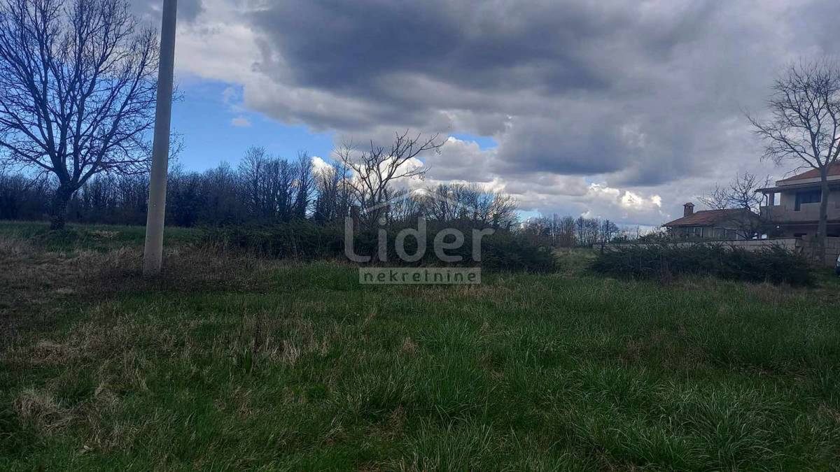 Zemljišče Laginji, 2040m2