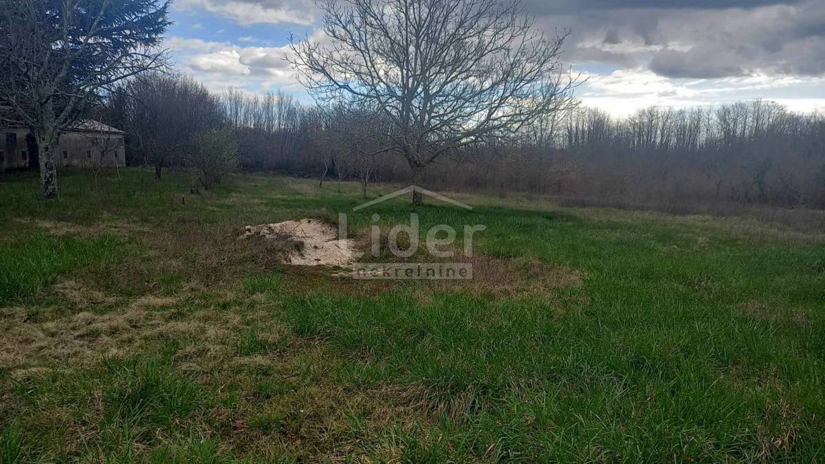 Zemljišče Laginji, 2040m2