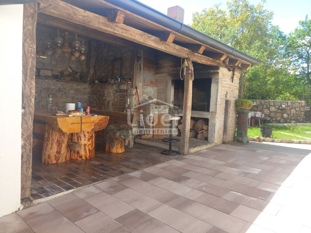 Hiša Jušići, 330m2