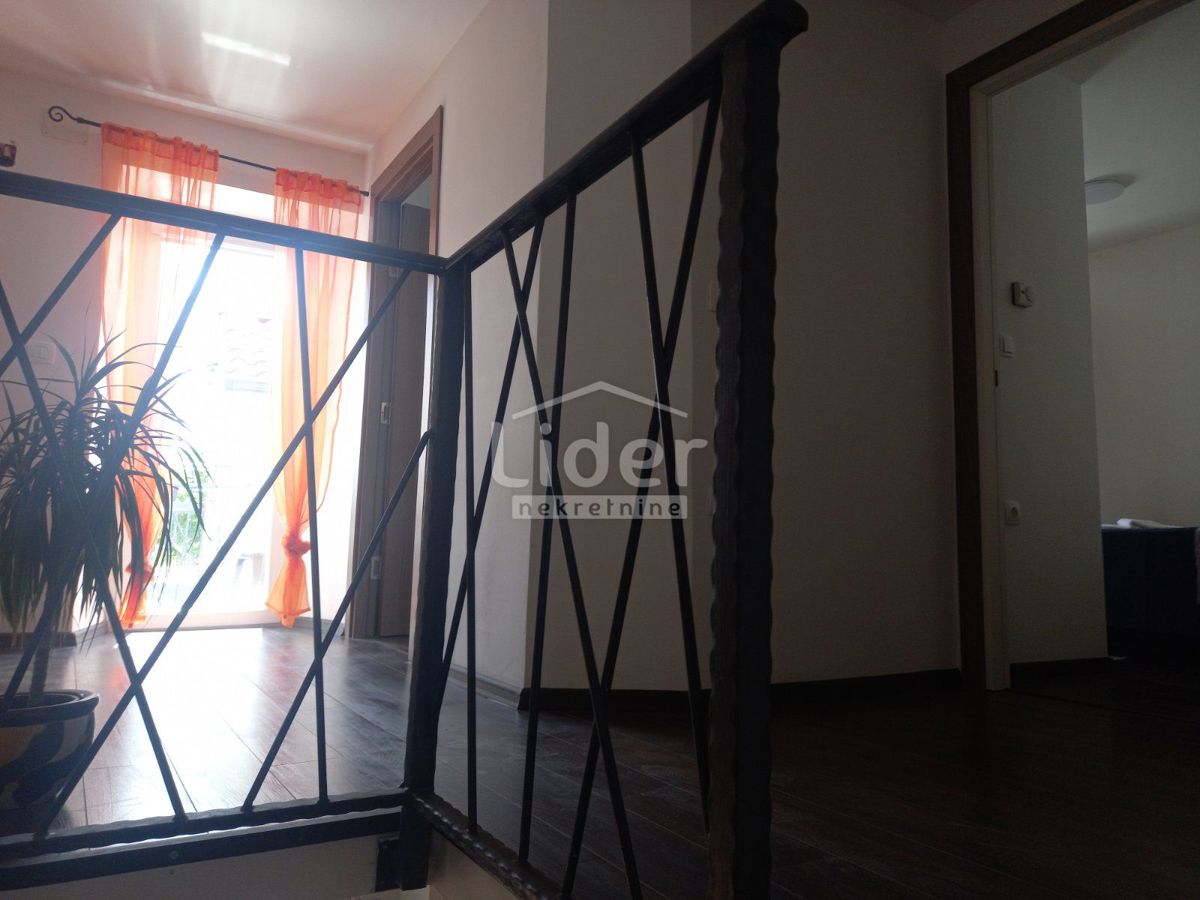 Hiša Jušići, 330m2