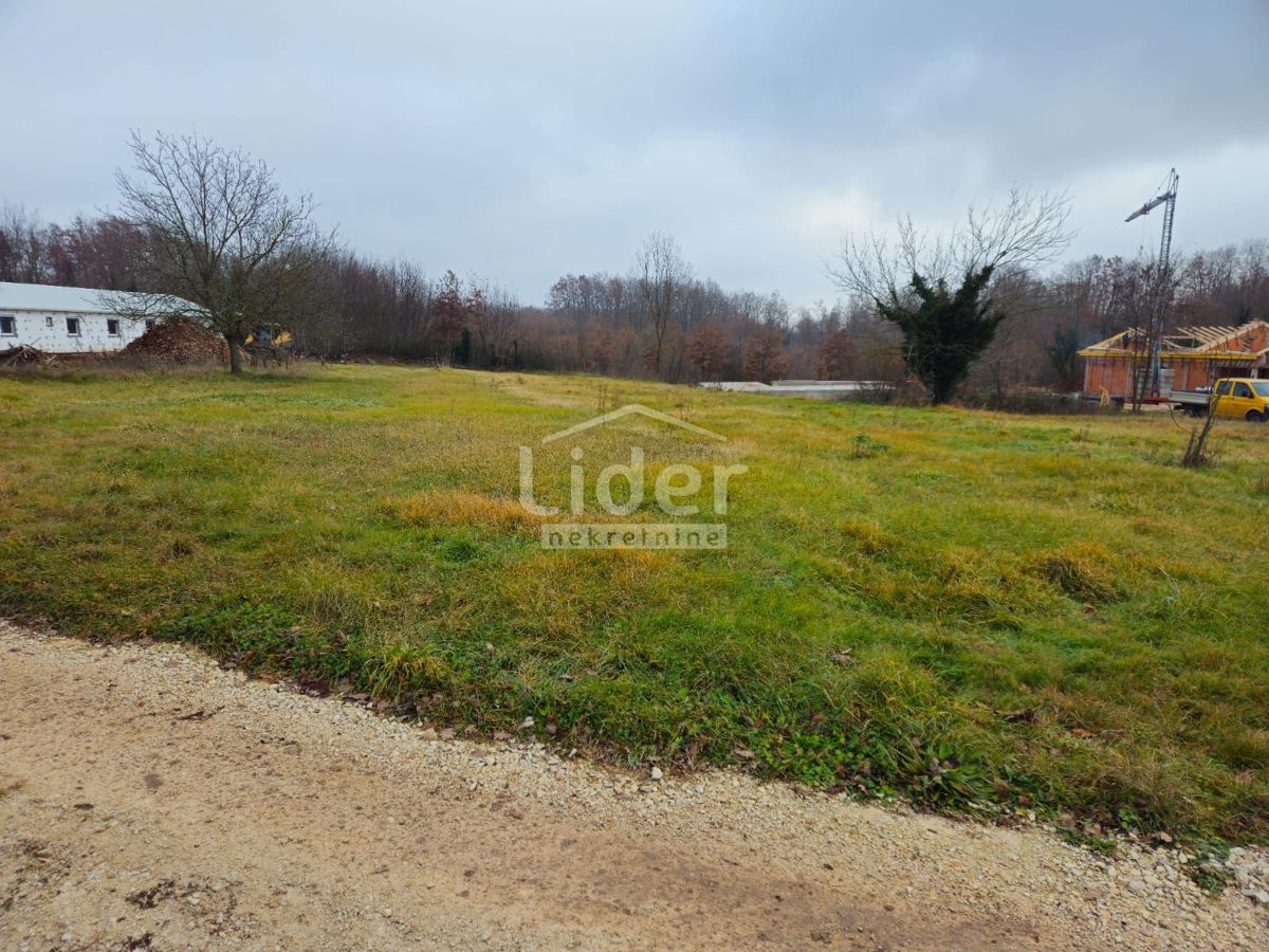 Zemljišče Žminj, 1246m2