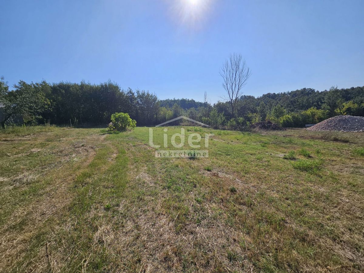 Zemljišče Žminj, 1246m2