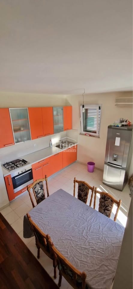 Apartma Novalja, 70m2