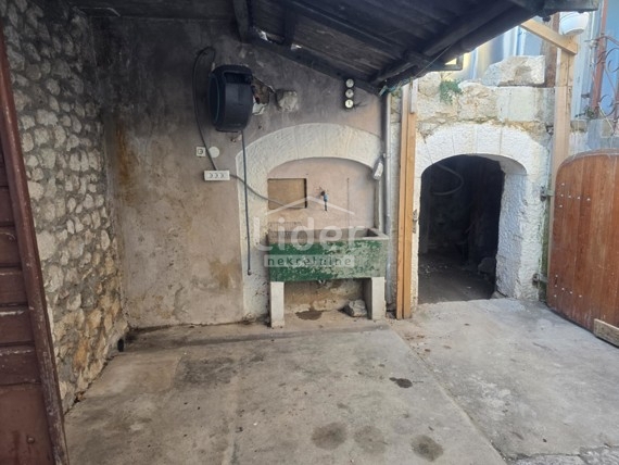 Hiša Grižane-Belgrad, 85m2