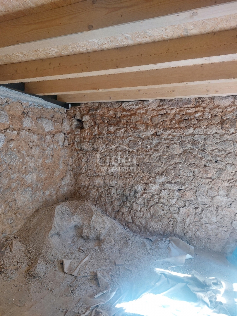 Hiša Grižane-Belgrad, 85m2