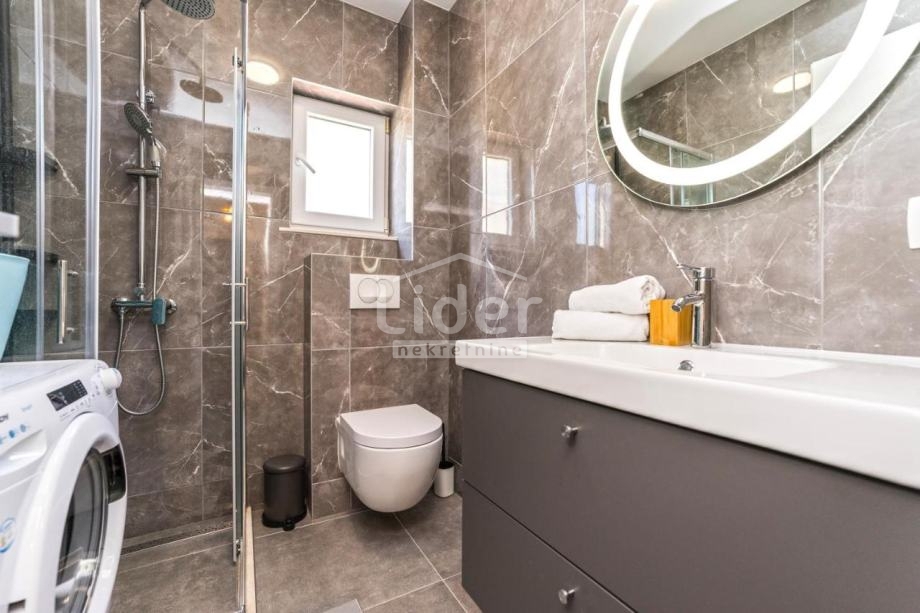 Apartma Novalja, 77m2