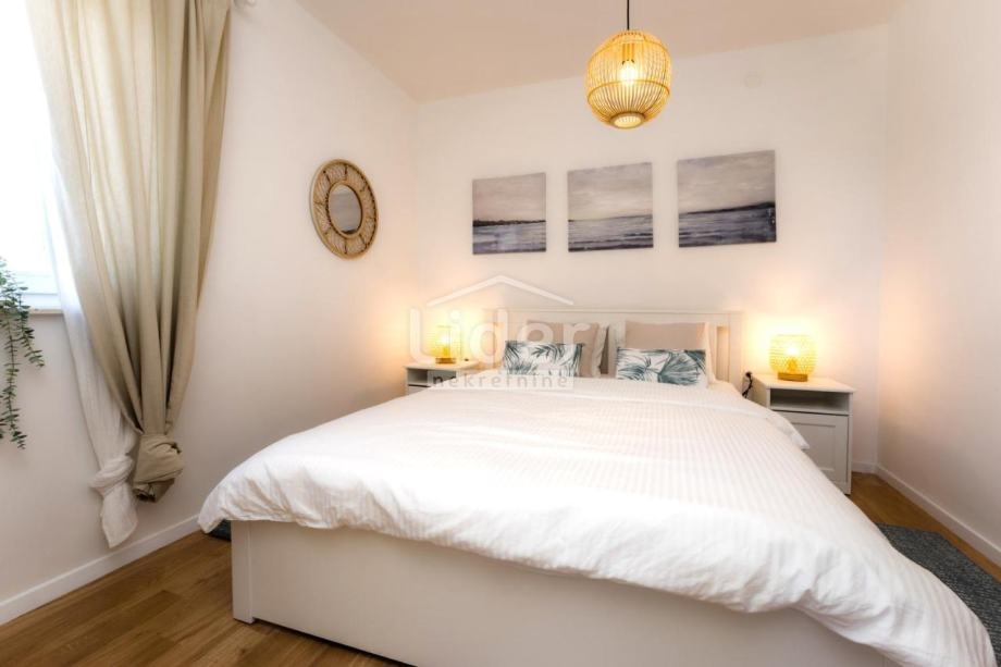 Apartma Novalja, 77m2