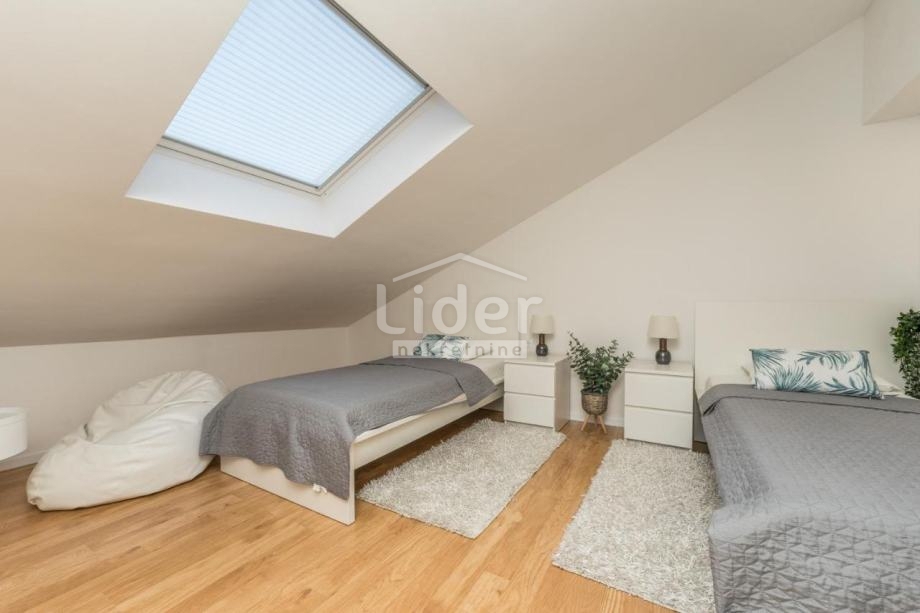 Apartma Novalja, 77m2